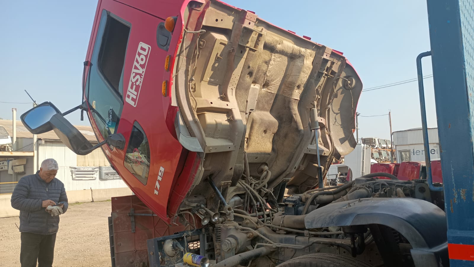 ESTANQUE DE PETROLEO Ford CARGO 1719 2012  USADO  EN DESARME